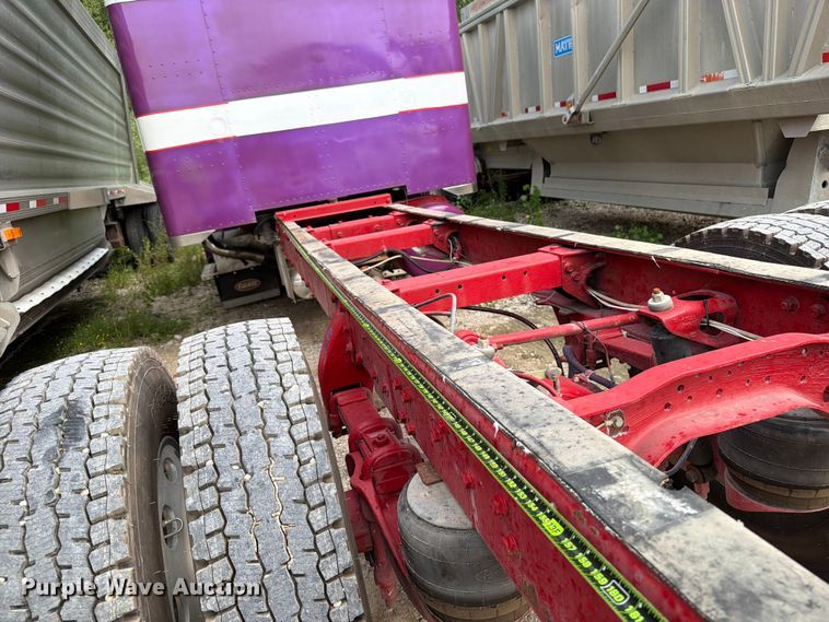 image for item DV2053 1980 Peterbilt 359 truck cab and chassis