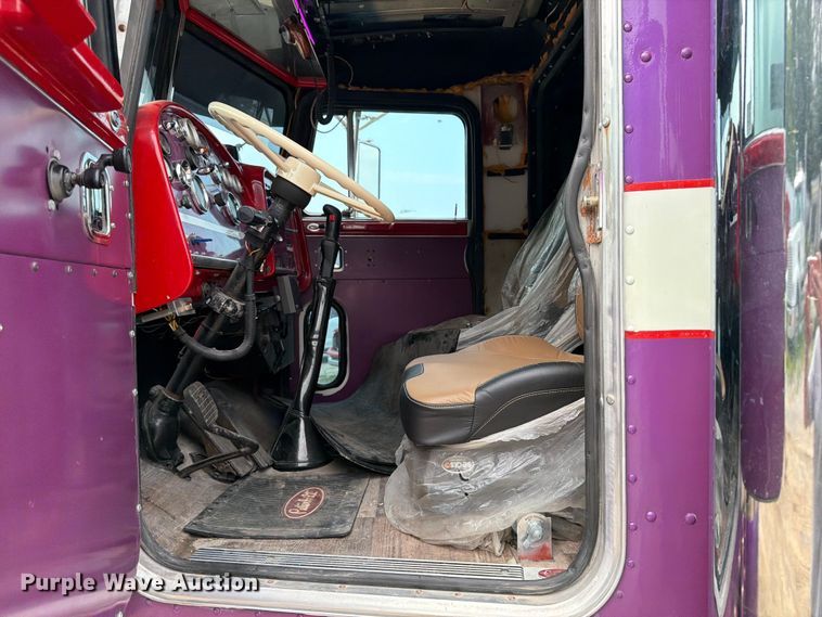 image for item DV2053 1980 Peterbilt 359 truck cab and chassis