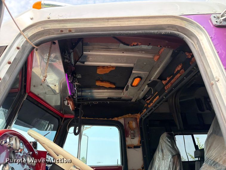 image for item DV2053 1980 Peterbilt 359 truck cab and chassis