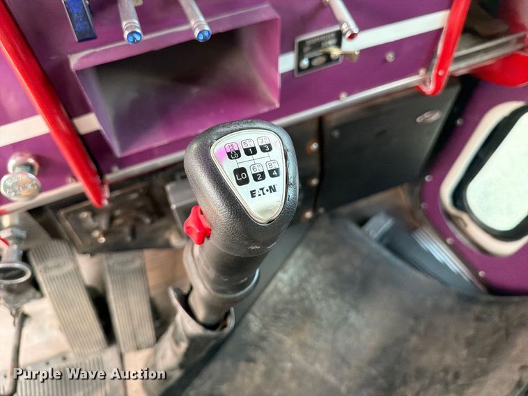 image for item DV2053 1980 Peterbilt 359 truck cab and chassis