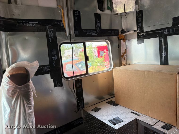 image for item DV2053 1980 Peterbilt 359 truck cab and chassis