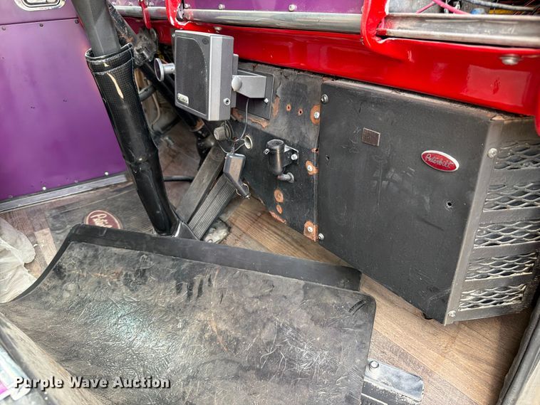 image for item DV2053 1980 Peterbilt 359 truck cab and chassis
