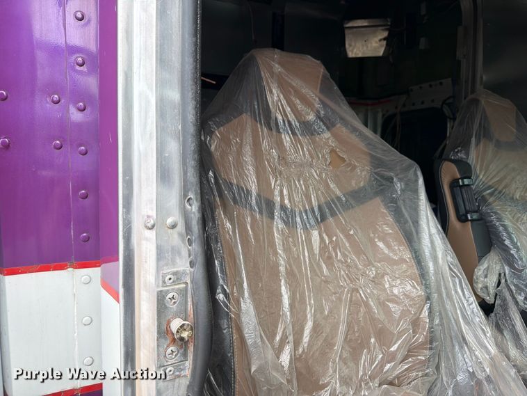 image for item DV2053 1980 Peterbilt 359 truck cab and chassis