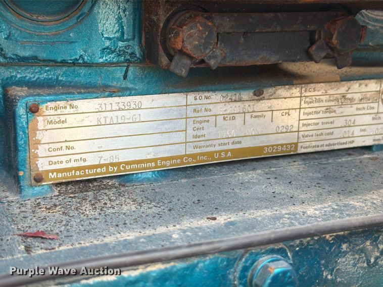 image for item DV2053 1980 Peterbilt 359 truck cab and chassis