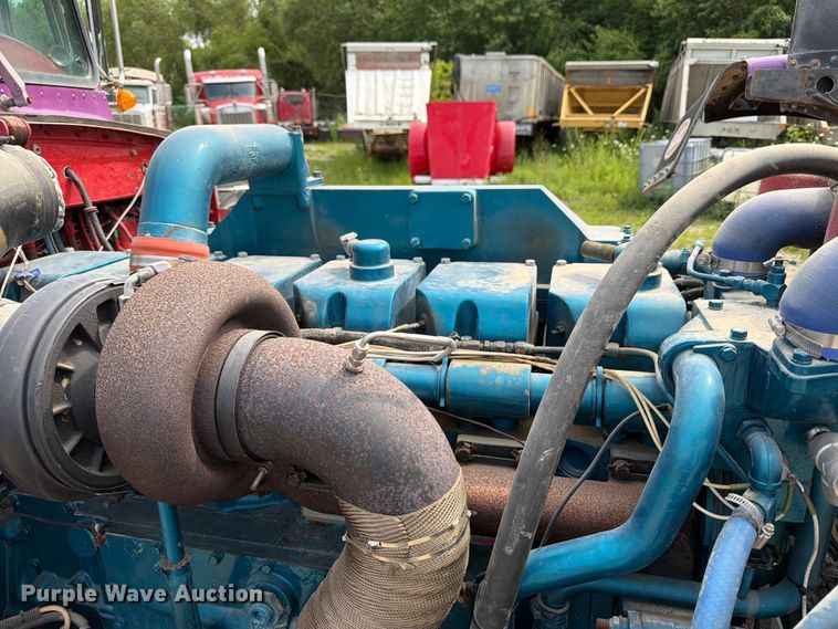 image for item DV2053 1980 Peterbilt 359 truck cab and chassis