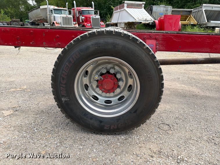 image for item DV2053 1980 Peterbilt 359 truck cab and chassis