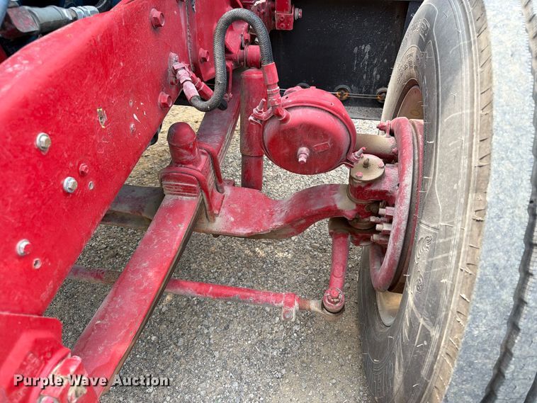image for item DV2053 1980 Peterbilt 359 truck cab and chassis