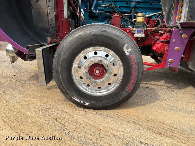 image for item DV2053 1980 Peterbilt 359 truck cab and chassis