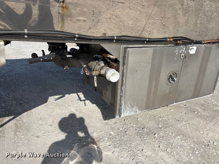 image for item DV4392 1992 Polar Tank Trailer, Inc. tank trailer
