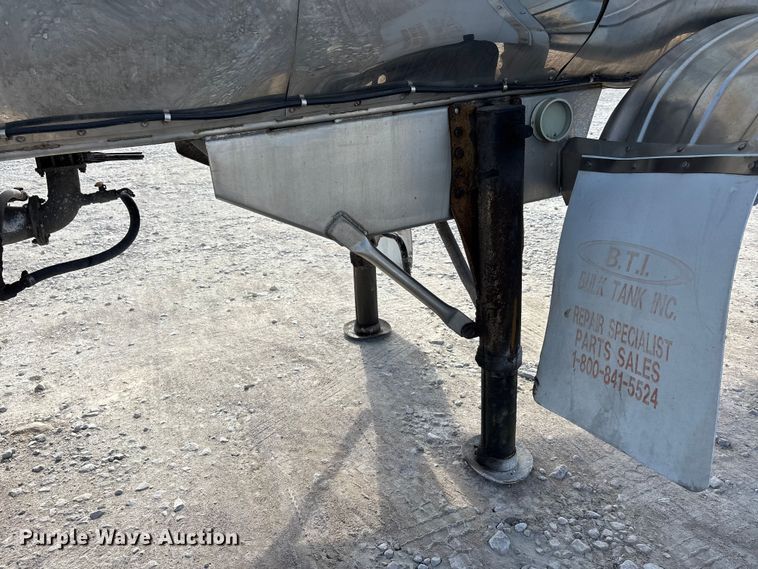 image for item DV4392 1992 Polar Tank Trailer, Inc. tank trailer