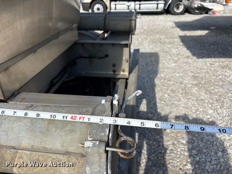 image for item DV4392 1992 Polar Tank Trailer, Inc. tank trailer