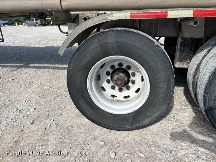 image for item DV4392 1992 Polar Tank Trailer, Inc. tank trailer