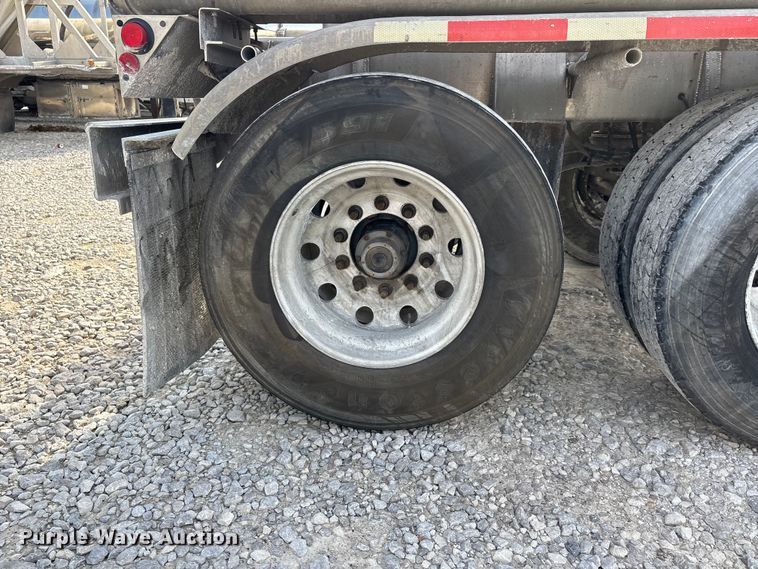 image for item DV4392 1992 Polar Tank Trailer, Inc. tank trailer