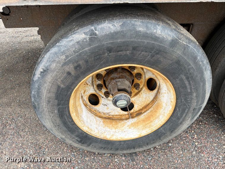 image for item DV8514 2015 Kidron 15P00340 refrigerated van trailer