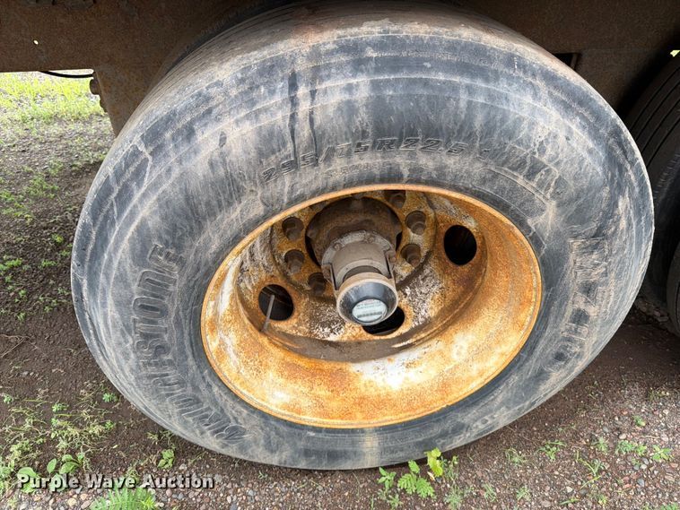 image for item DV8515 2015 Kidron 15P00339 refrigerated van trailer