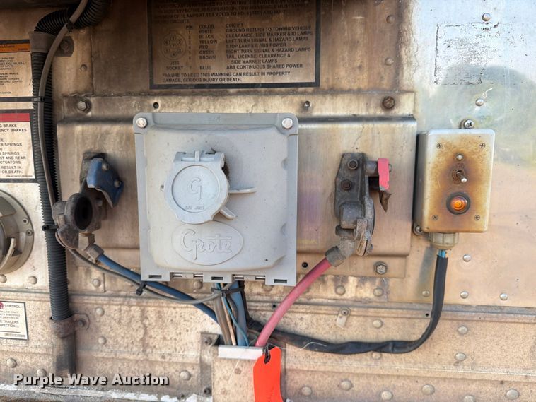 image for item DV8519 1984 Great Dane Trailers refrigerated van trailer