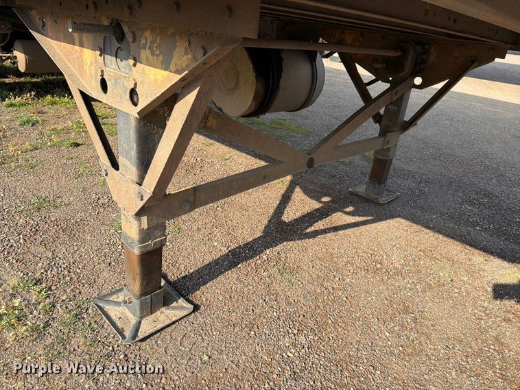 image for item DV8519 1984 Great Dane Trailers refrigerated van trailer