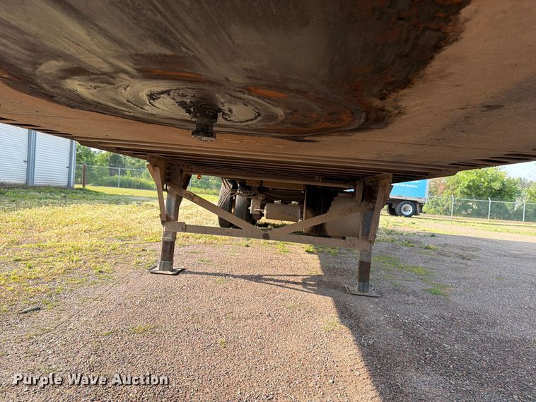 image for item DV8519 1984 Great Dane Trailers refrigerated van trailer