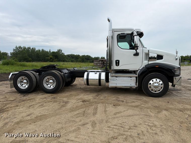 image for item DV8541 2022 Western Star 49X Chassis semi truck