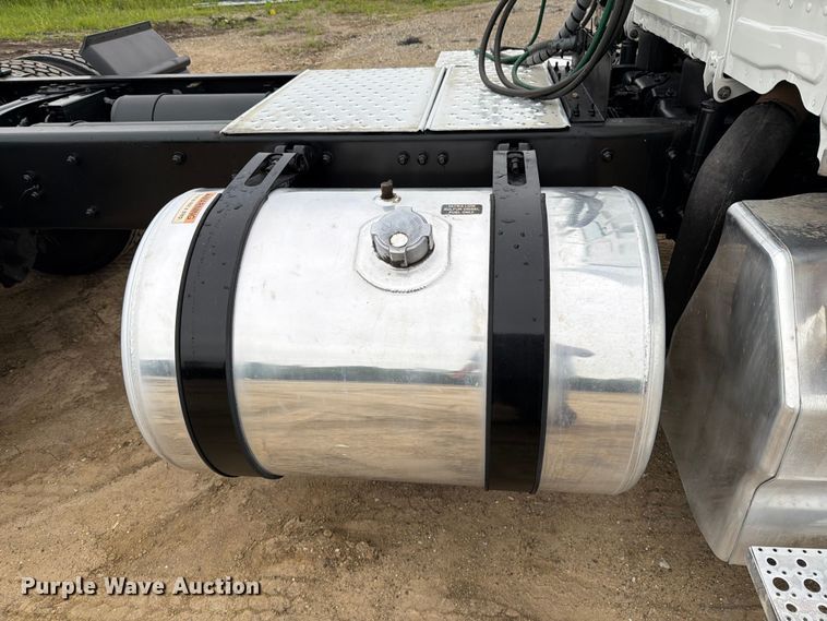 image for item DV8541 2022 Western Star 49X Chassis semi truck