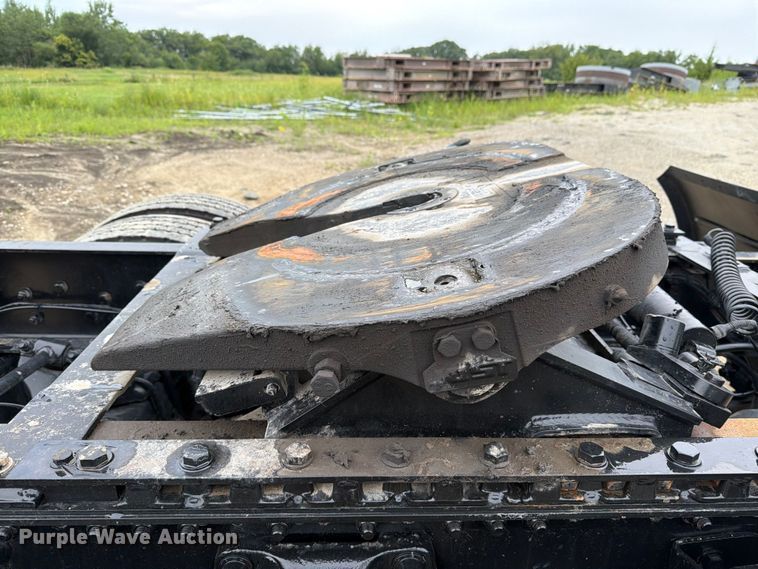 image for item DV8541 2022 Western Star 49X Chassis semi truck