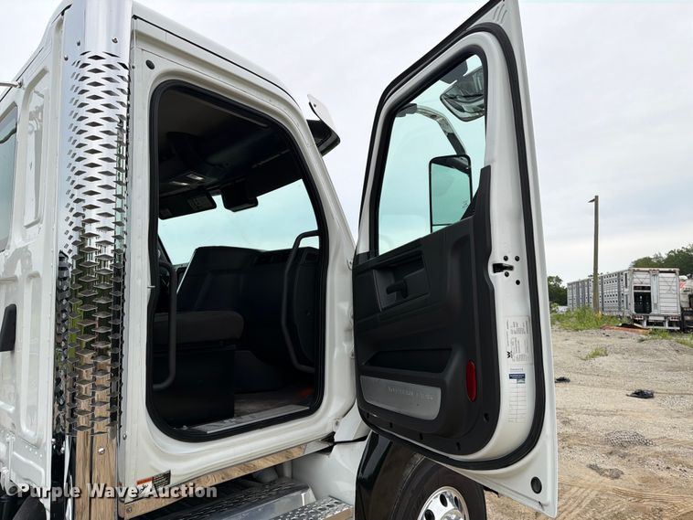 image for item DV8541 2022 Western Star 49X Chassis semi truck