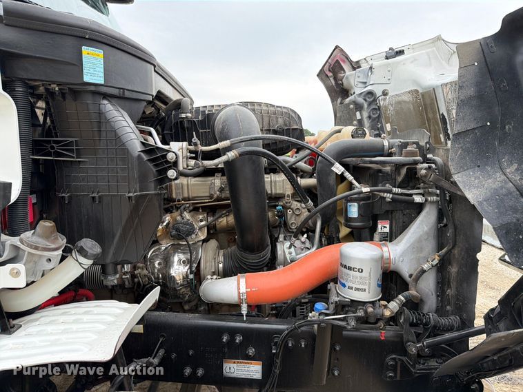image for item DV8541 2022 Western Star 49X Chassis semi truck