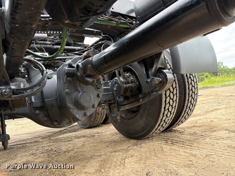 image for item DV8541 2022 Western Star 49X Chassis semi truck