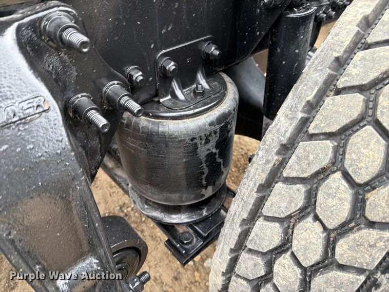image for item DV8541 2022 Western Star 49X Chassis semi truck
