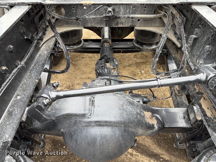 image for item DV8541 2022 Western Star 49X Chassis semi truck