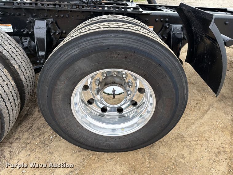 image for item DV8541 2022 Western Star 49X Chassis semi truck