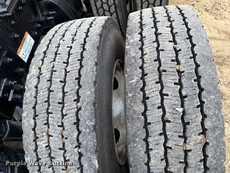 image for item DV8541 2022 Western Star 49X Chassis semi truck