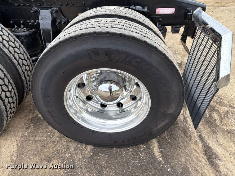 image for item DV8541 2022 Western Star 49X Chassis semi truck