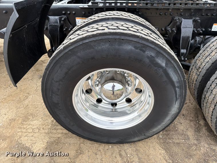 image for item DV8541 2022 Western Star 49X Chassis semi truck