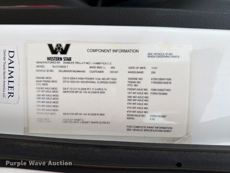image for item DV8541 2022 Western Star 49X Chassis semi truck