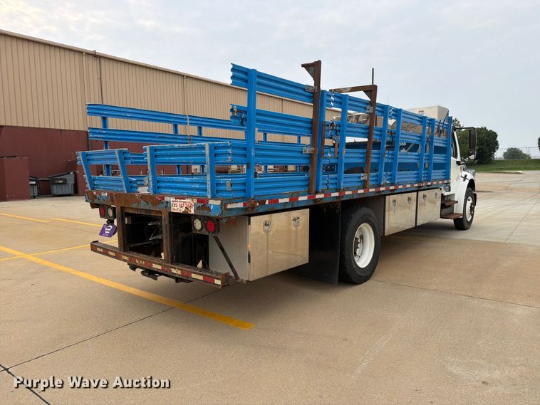 image for item DV8561 2018 Freightliner Business Class M2 flatbed truck