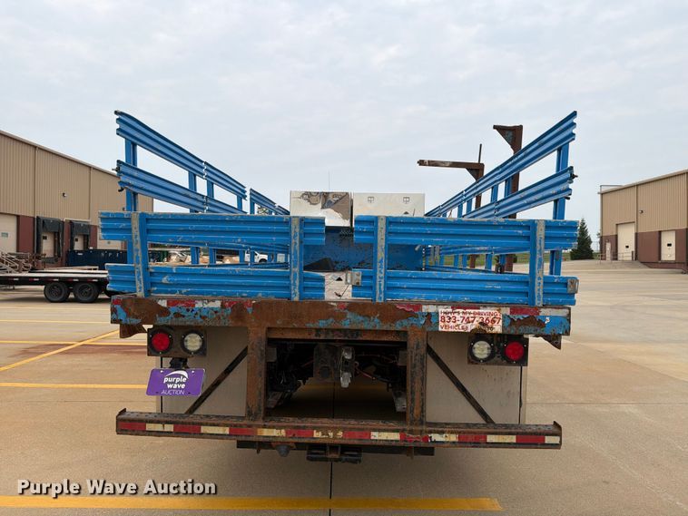 image for item DV8561 2018 Freightliner Business Class M2 flatbed truck