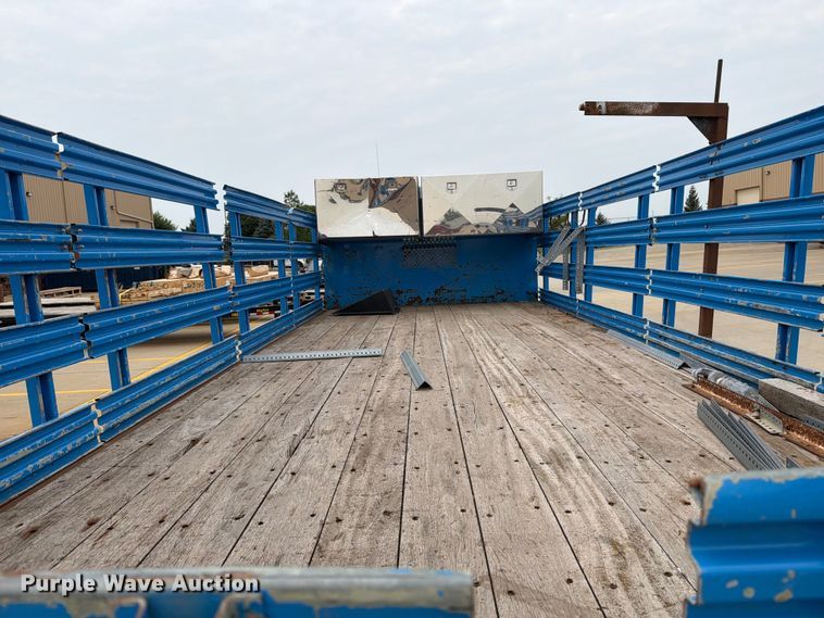 image for item DV8561 2018 Freightliner Business Class M2 flatbed truck