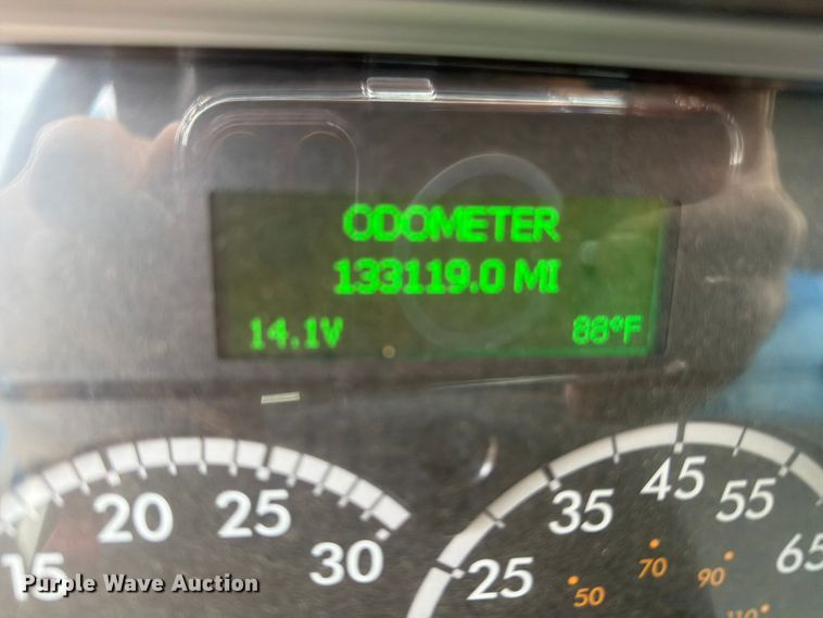 image for item DV8561 2018 Freightliner Business Class M2 flatbed truck
