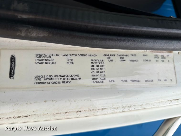 image for item DV8561 2018 Freightliner Business Class M2 flatbed truck