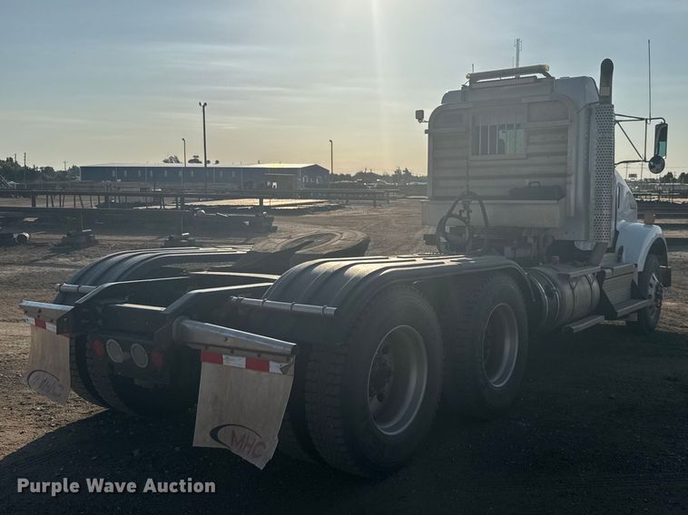 image for item DY3079 2020 Kenworth T800 semi truck