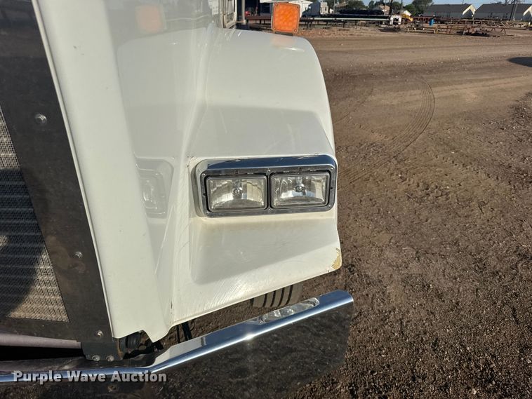 image for item DY3079 2020 Kenworth T800 semi truck