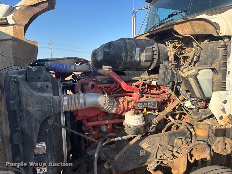 image for item DY3079 2020 Kenworth T800 semi truck