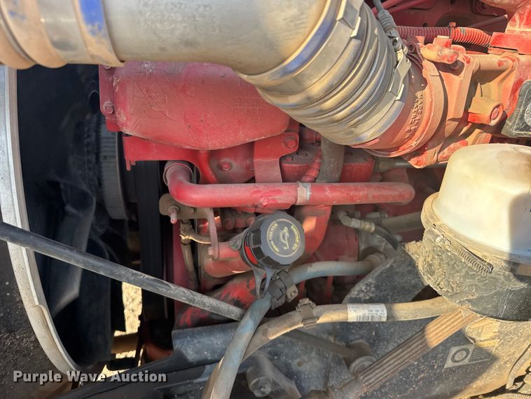 image for item DY3079 2020 Kenworth T800 semi truck