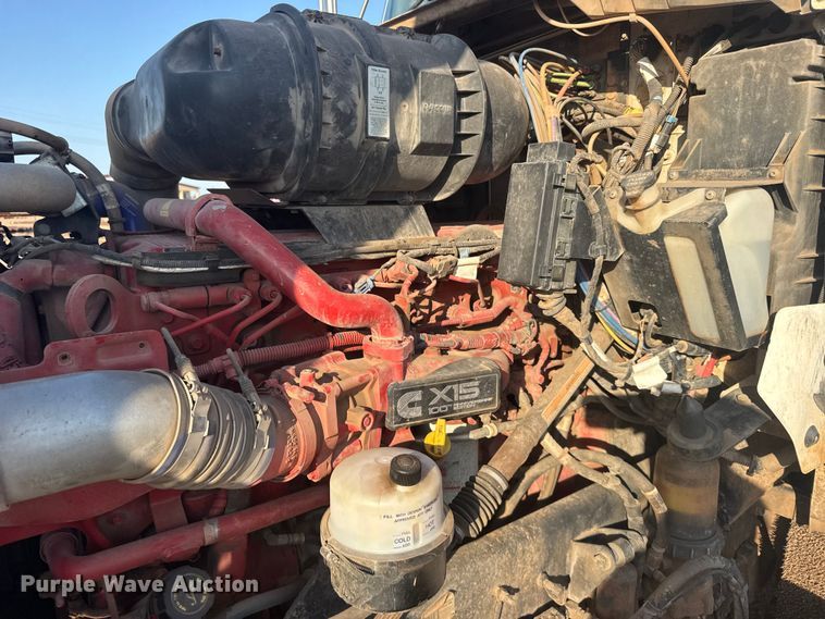 image for item DY3079 2020 Kenworth T800 semi truck