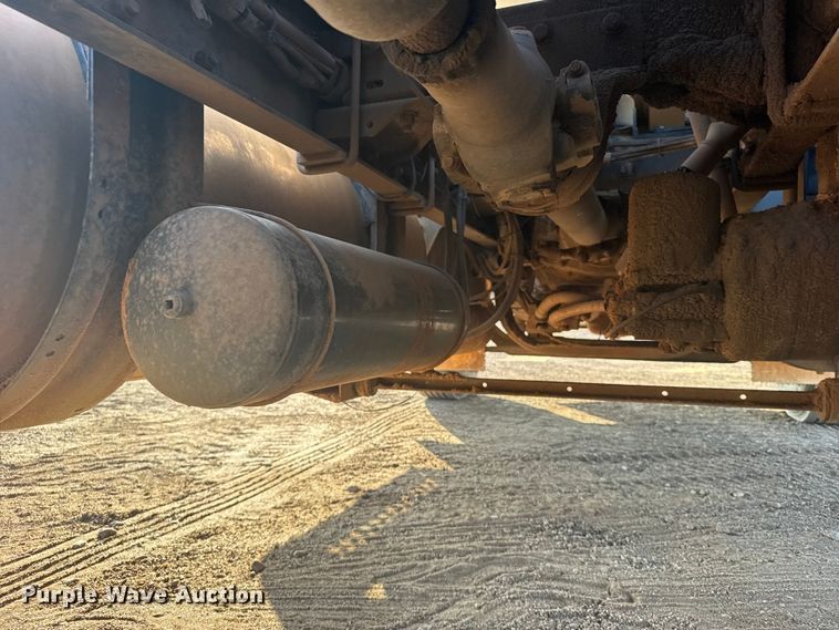 image for item DY3079 2020 Kenworth T800 semi truck