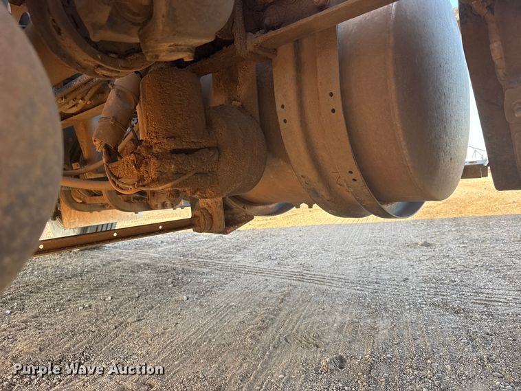 image for item DY3079 2020 Kenworth T800 semi truck