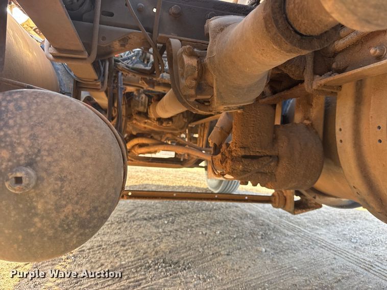 image for item DY3079 2020 Kenworth T800 semi truck