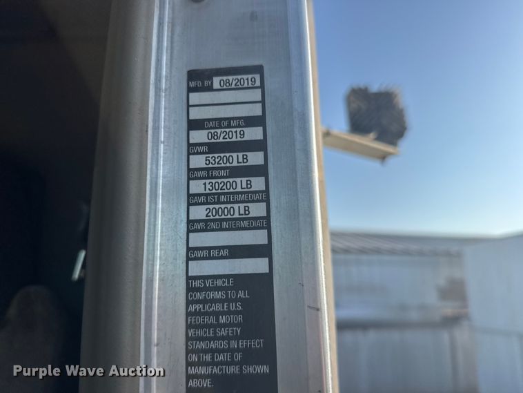 image for item DY3079 2020 Kenworth T800 semi truck