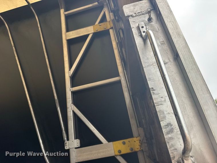 image for item DY3133 2016 MAC Trailer Manufacturing TNAR48AF flatbed trailer